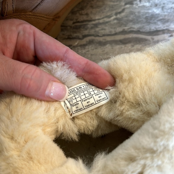 UGG Women’s Boots - Chestnut -Size 7 -Gently used - Picture 8 of 8